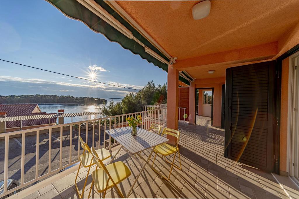 Φωτογραφία από το άλμπουμ του Apartments Gora Seaview σε Blato