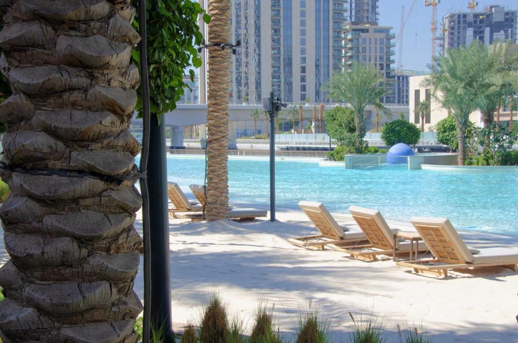 فضای داخلی Knokey Dubai Creek Beach with Lagoon Pool access در دبی - تصویر ۳