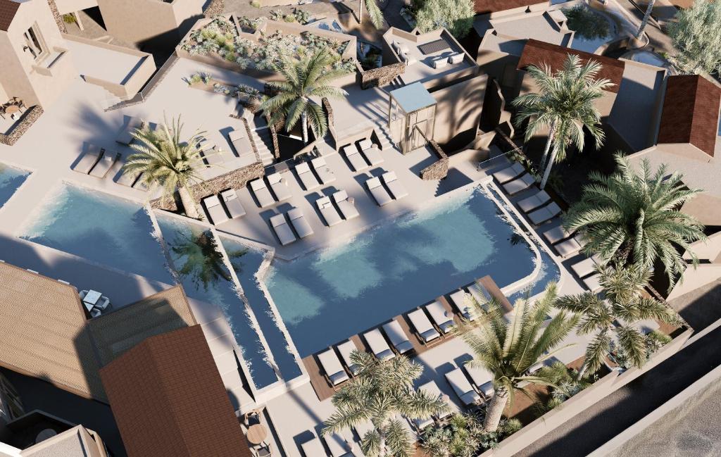 Bazén v ubytování Galaxy Suites Boutique Resort nebo v jeho okolí