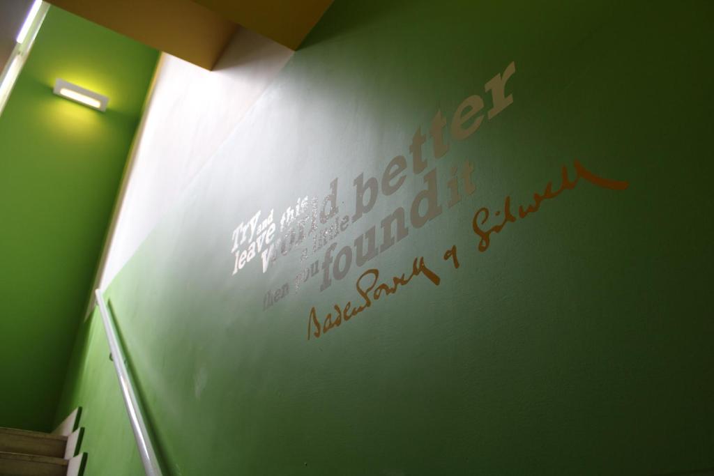 Certifikát, hodnocení, plakát nebo jiný dokument vystavený v ubytování Roma Scout Center