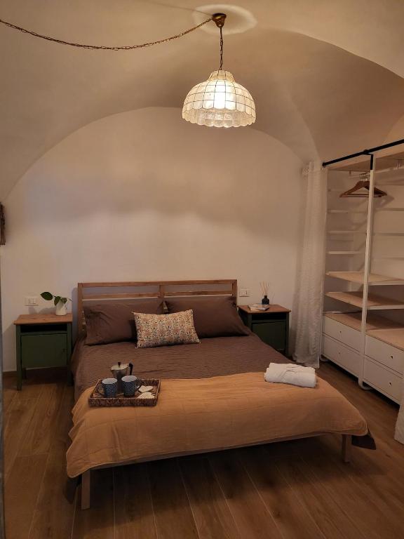 Postel nebo postele na pokoji v ubytování Monks' Apartment