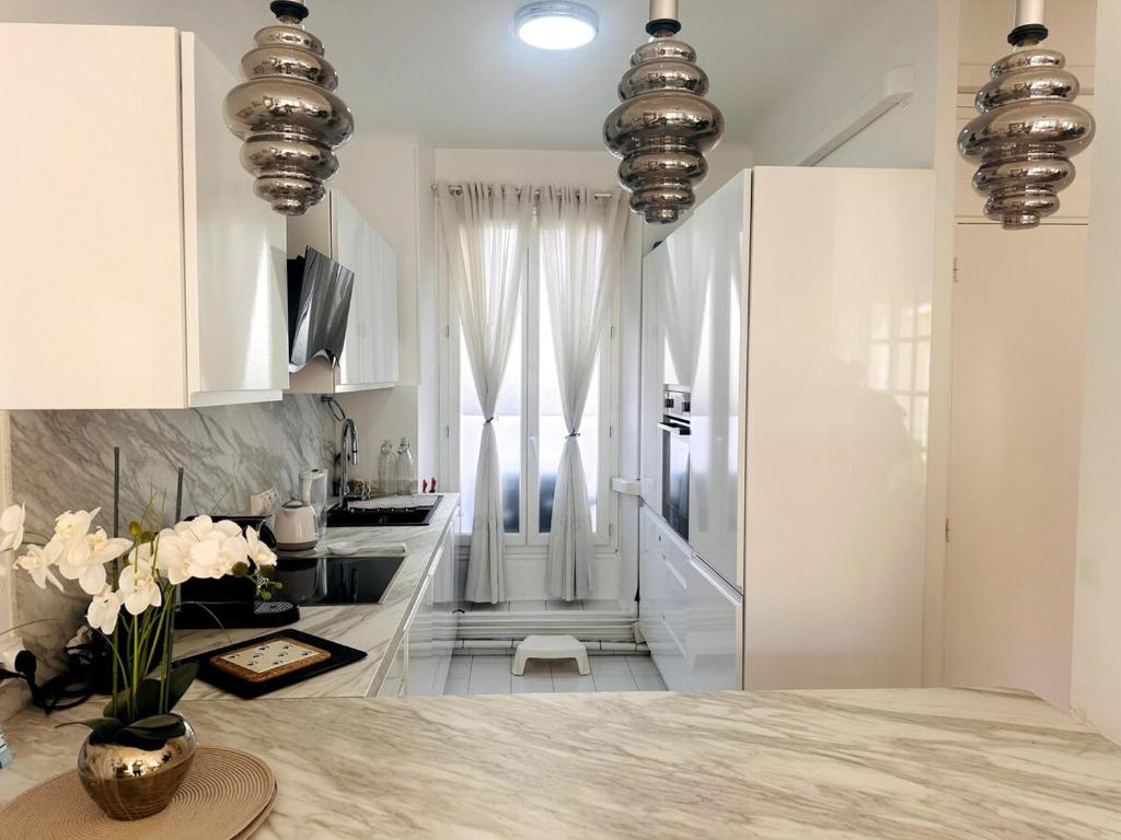Fotografia z galérie ubytovania One Bedroom apartment in Cannes Center a few steps from the Croisette and the Martinez Hotel - 2032 v Cannes