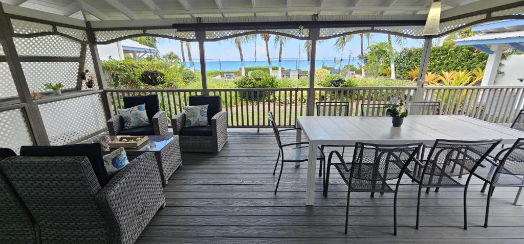 Banyan Beach House Villa photo