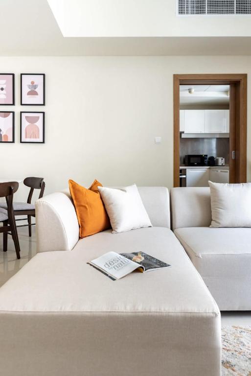 Fotografie z fotogalerie ubytování Silkhaus newly furnished 1BDR in Downtown near Burj Khalifa v Dubaji
