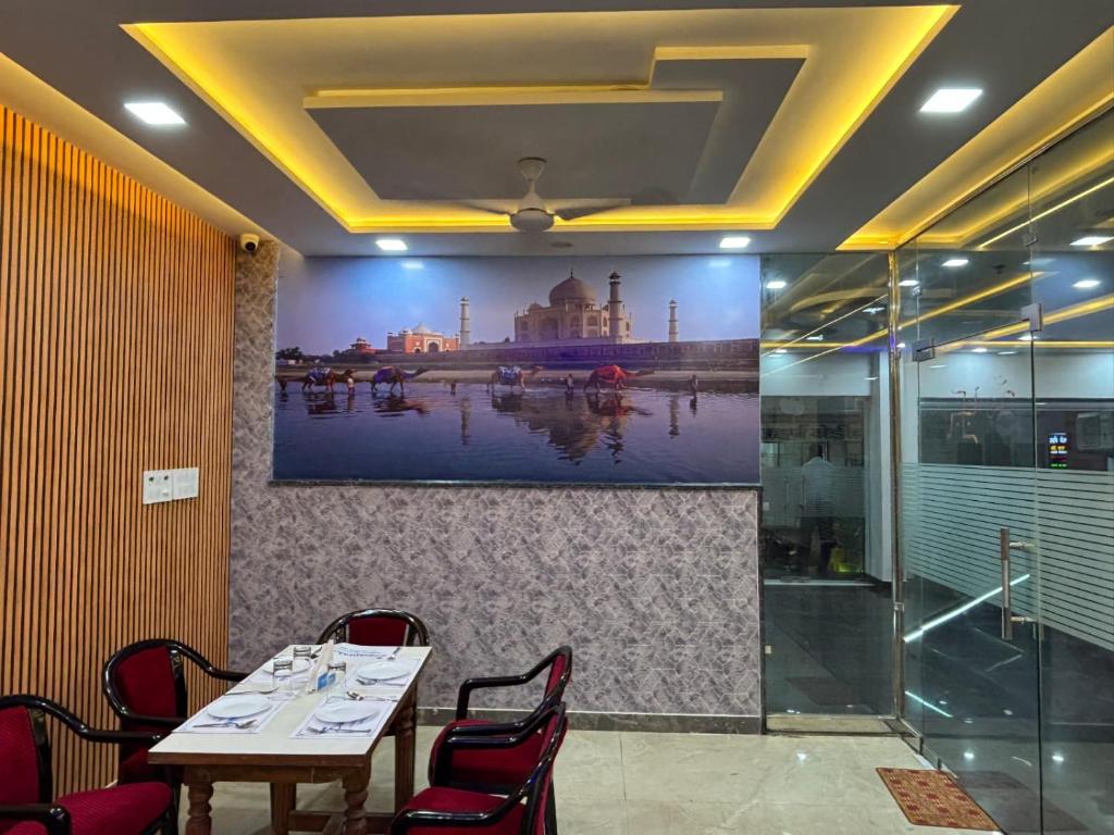 Posezení v ubytování Hotel Ganga Palace - Agra Dasaprakash Restuarant