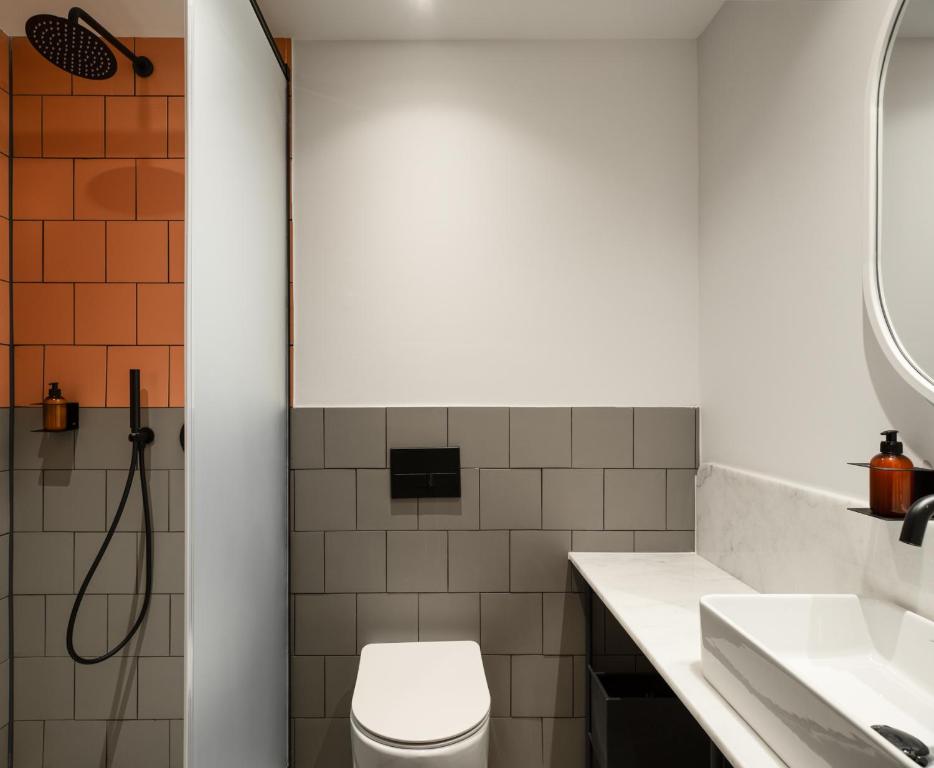 Zeus is Loose Hostel - 8