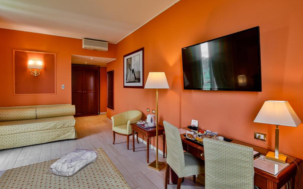 Savoia Hotel Regency - Aile Odası (2 Yetişkin + 2 Çocuk)
