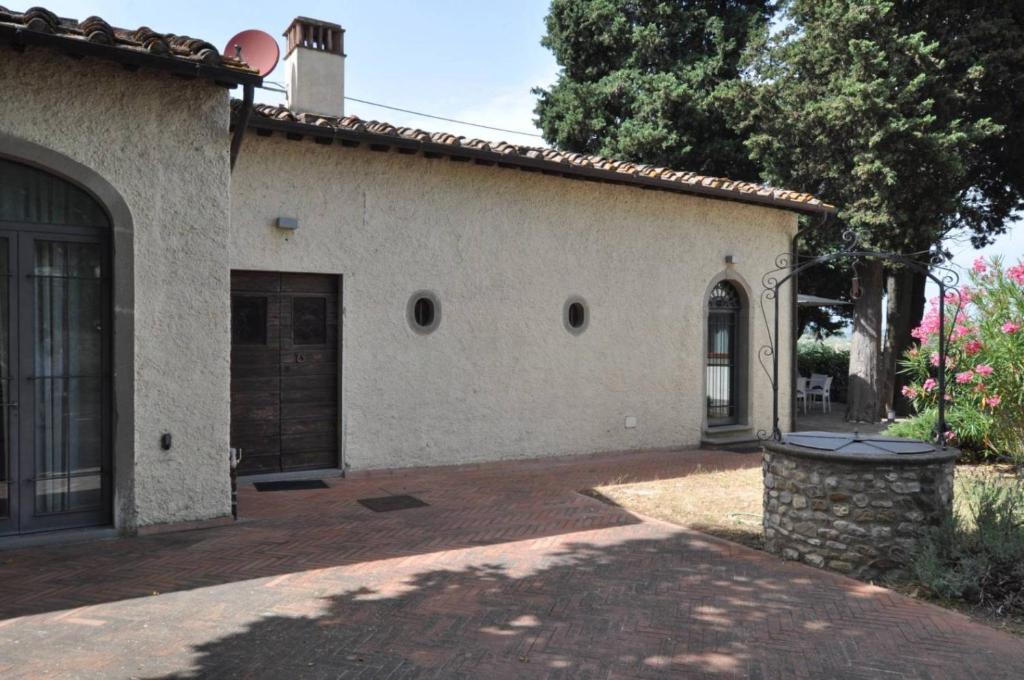 The building in which the holiday home is located