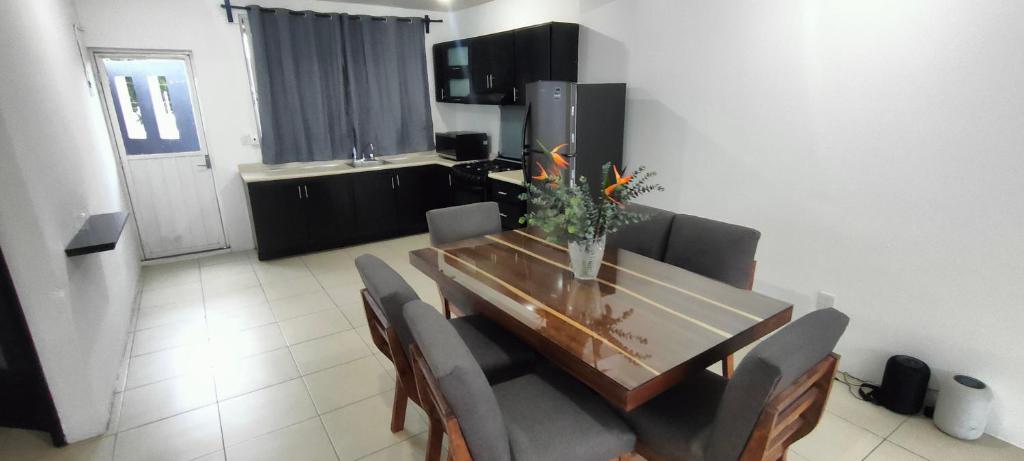 Μια τηλεόραση ή/και κέντρο ψυχαγωγίας στο Apartment with Xochimilco garage