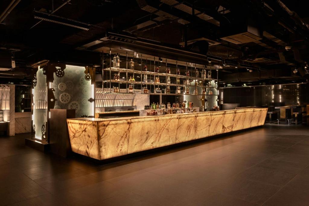 Lounge nebo bar v ubytování JW Marriott Pune