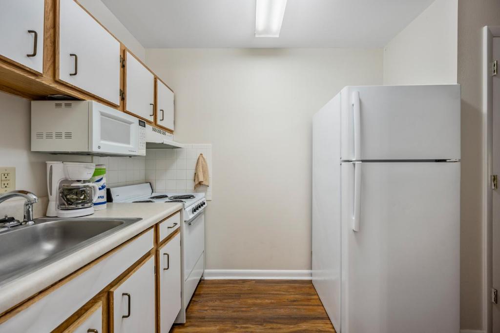 Küche&#47;Küchenzeile in der Unterkunft Affordable Suites Myrtle Beach