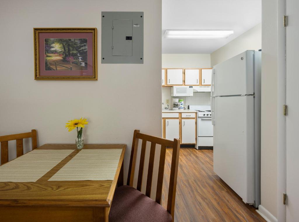 Küche&#47;Küchenzeile in der Unterkunft Affordable Suites Myrtle Beach