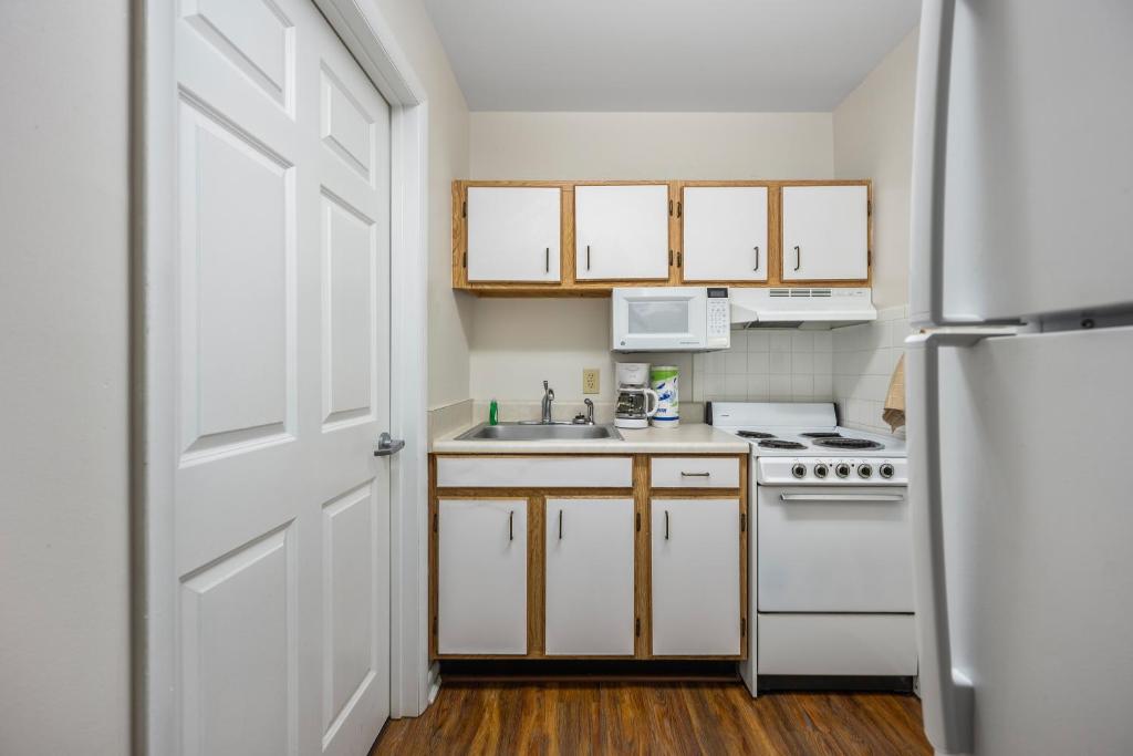 Küche&#47;Küchenzeile in der Unterkunft Affordable Suites Myrtle Beach