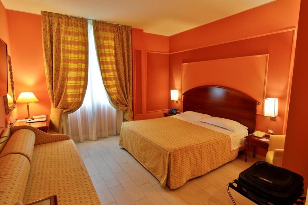 Savoia Hotel Regency - Konfor Üç Kişilik Oda