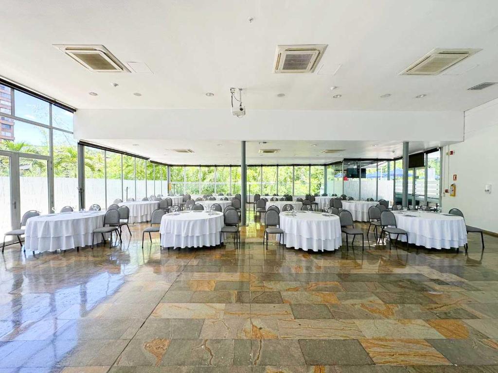 Restaurace v ubytování Hotel San Fernando Plaza