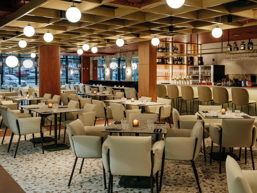 Restaurace v ubytování Bob W Kesklinn