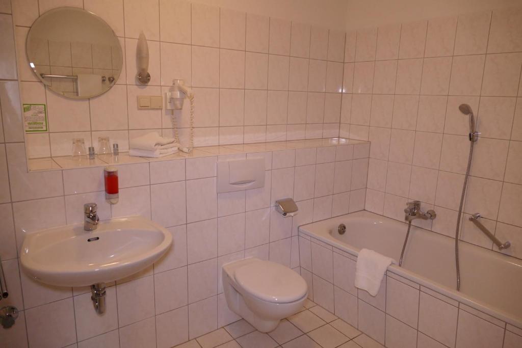 Koupelna v ubytování Hotel Am Dom