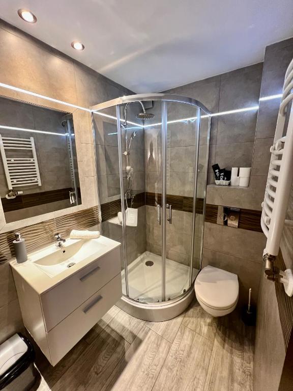Łazienka w obiekcie Pod Sosnami Termy 450m -20 procent na Termy