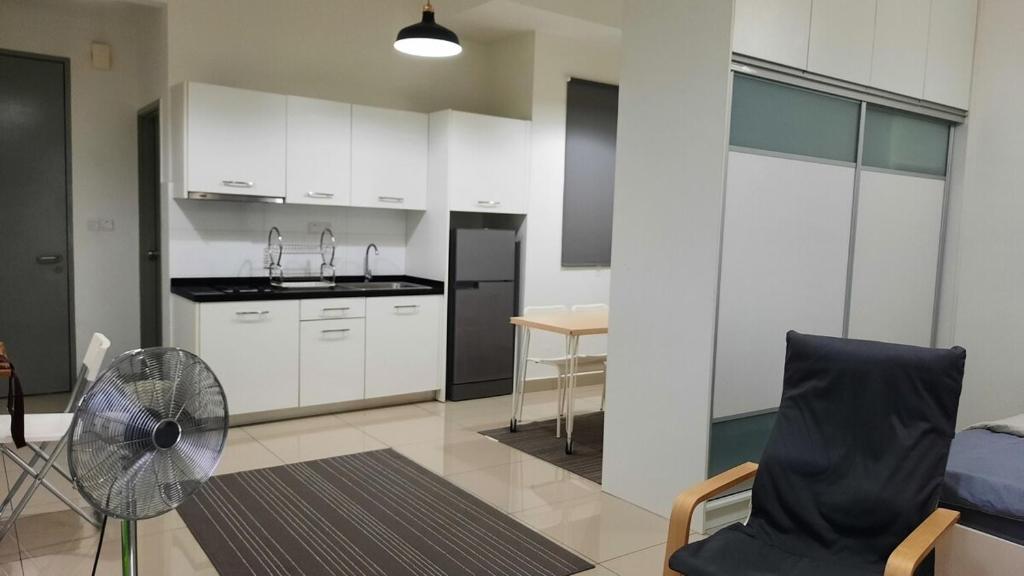 Η κουζίνα ή μικρή κουζίνα στο Spectacular Suite in the heart of Cyberjaya