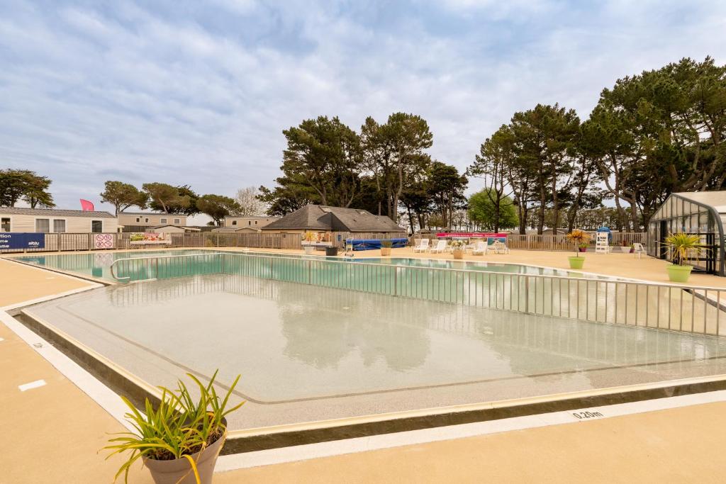 Bazén v ubytování Mobil-home - Quiberon - vue sur mer nebo v jeho okolí