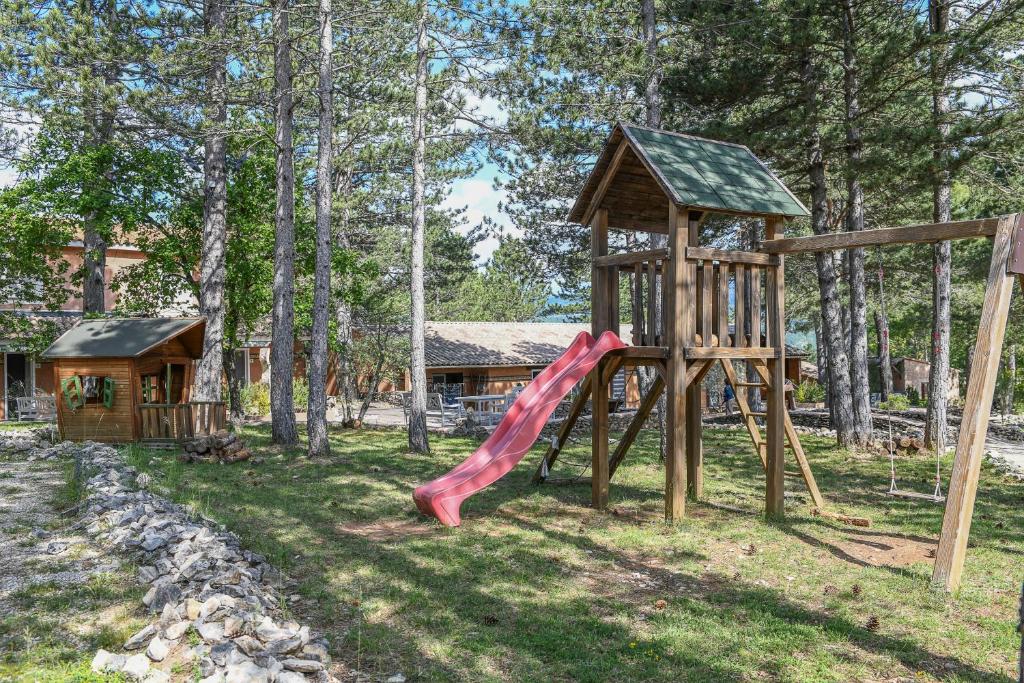 Herní místnost nebo prostor pro děti v ubytování Domaine du Val de Sault