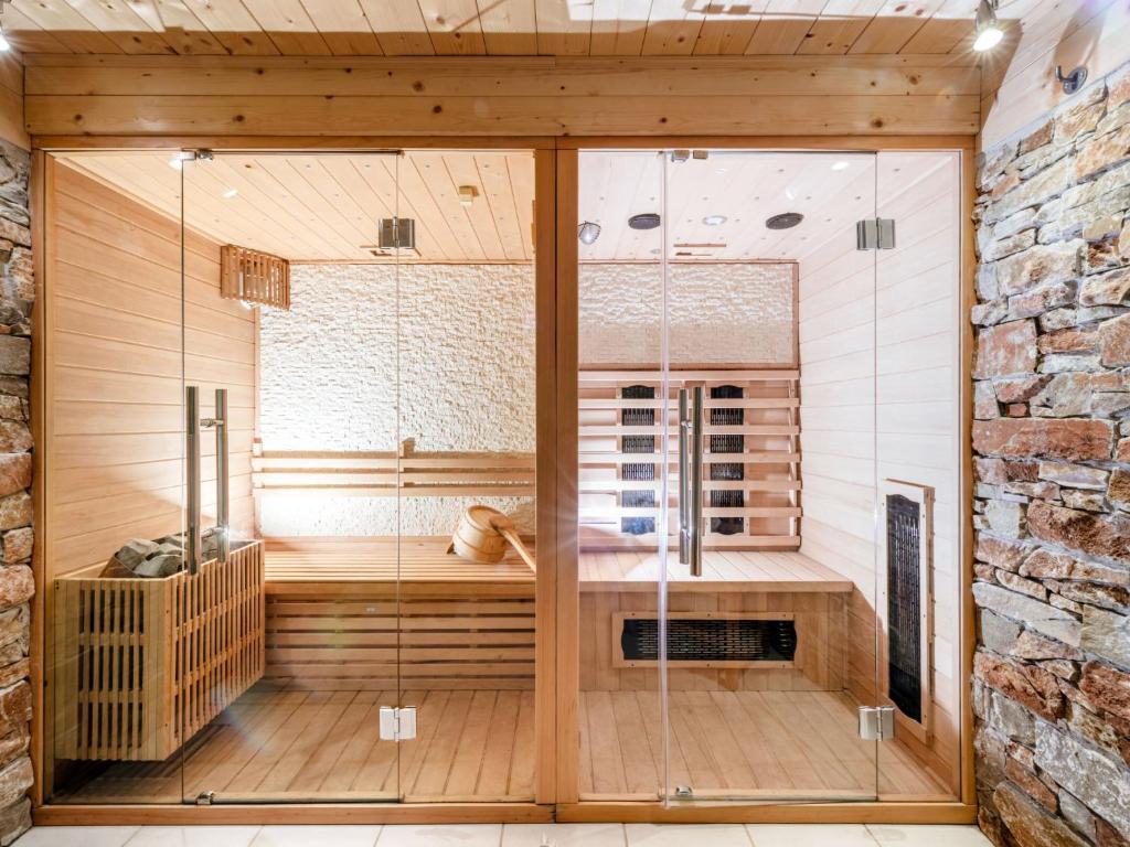 Koupelna v ubytování Chalet Simons Blockhütte by Interhome