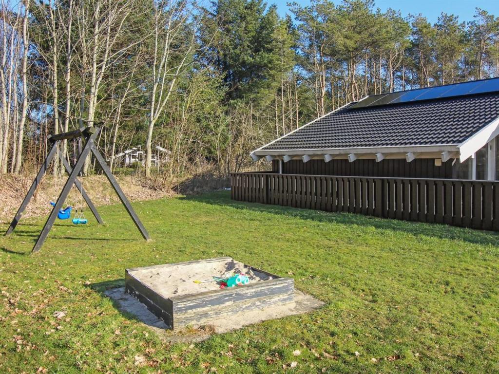 Herní místnost nebo prostor pro děti v ubytování Holiday Home Harriet - 800m from the sea by Interhome