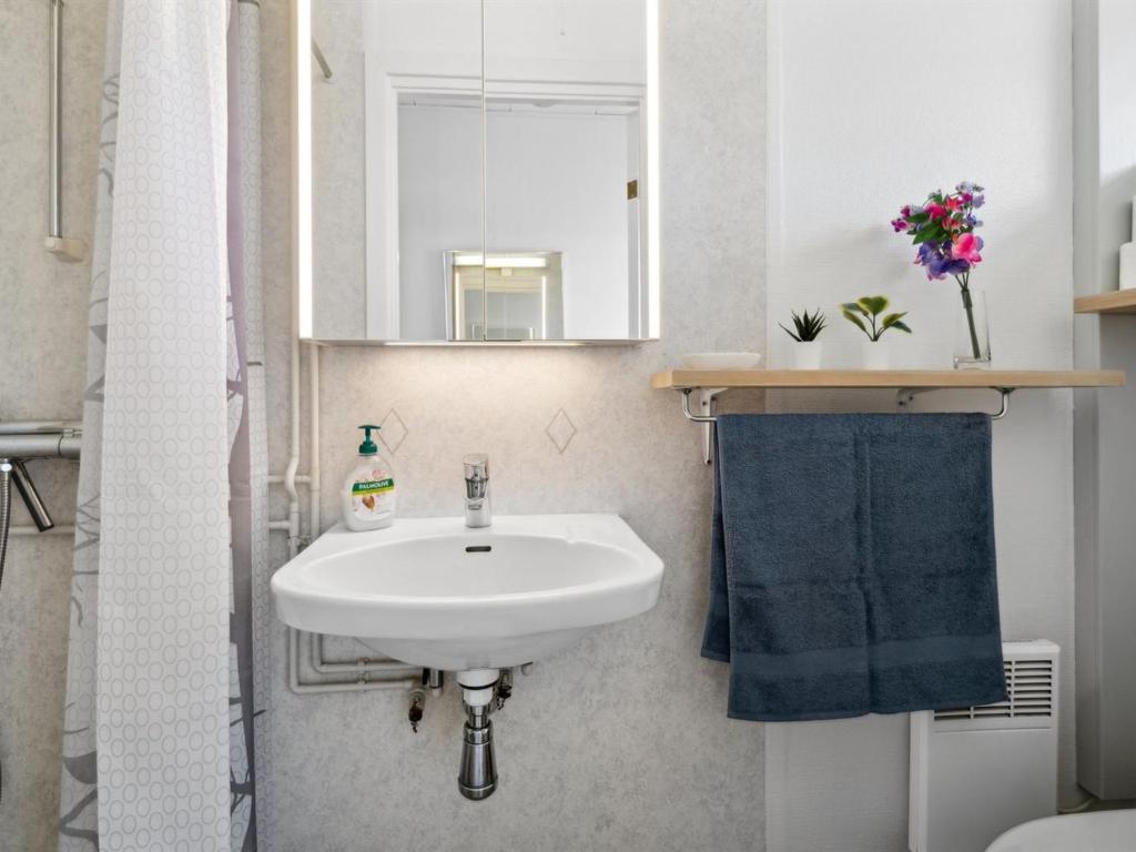 Koupelna v ubytování Apartment Eicke - 400m from the sea by Interhome
