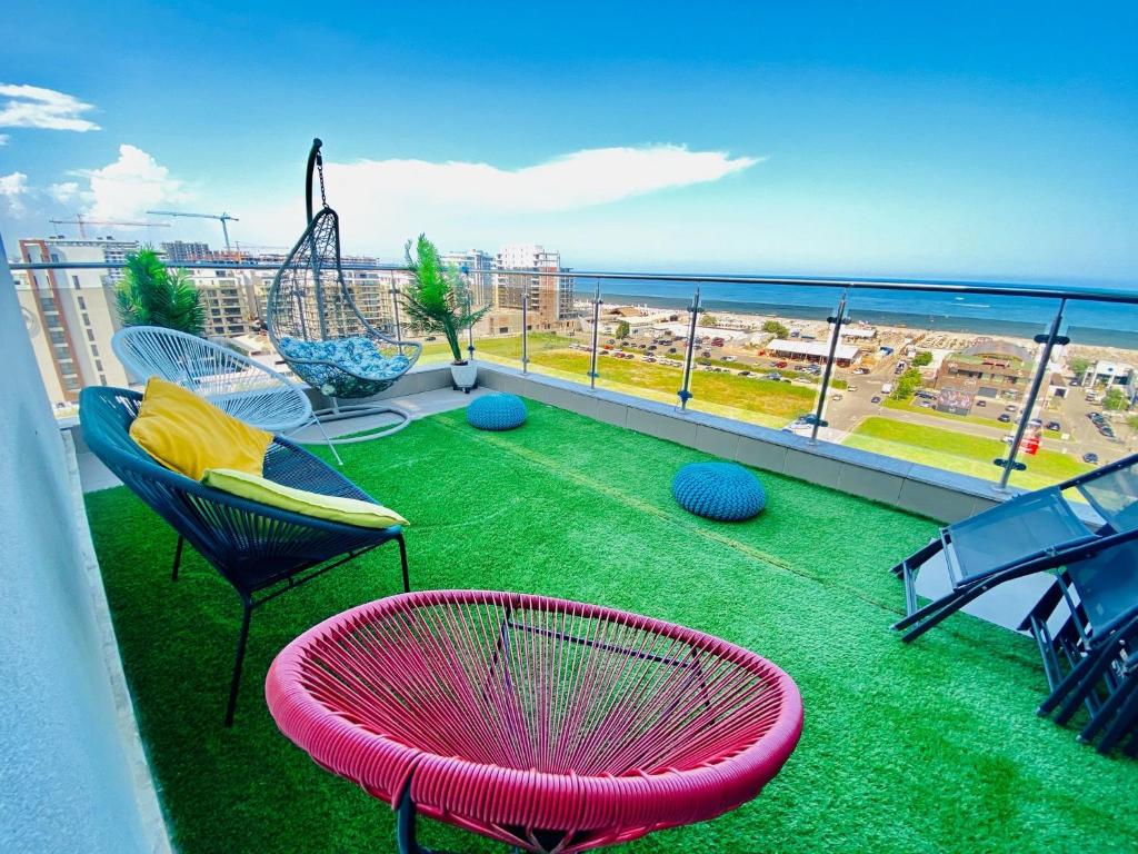 En balkon eller terrasse på Dolce Aqua Summerland Apartments