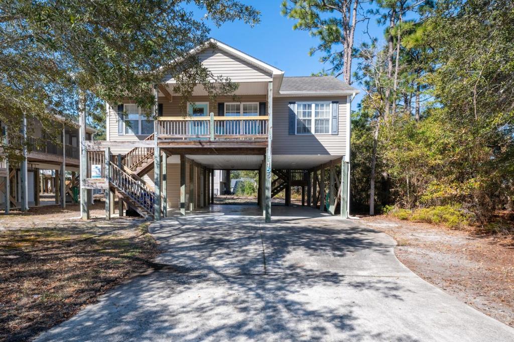 Το κτήριο όπου στεγάζεται  η παραθεριστική κατοικία