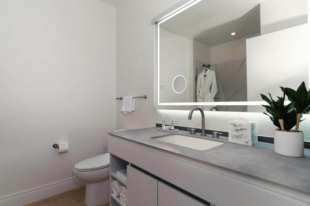 Ein Badezimmer in der Unterkunft Otonomus Hotel Las Vegas