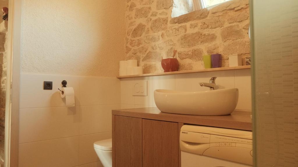 Kúpeľňa v ubytovaní Kamena Kuća Mamma Mia