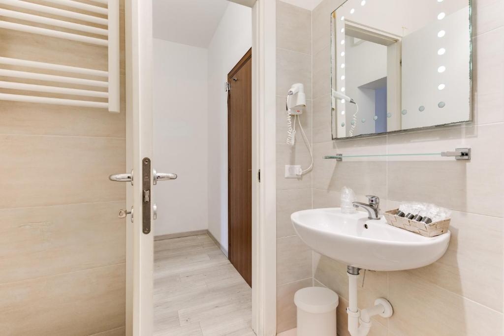 Koupelna v ubytování Hotel La Perla Rimini