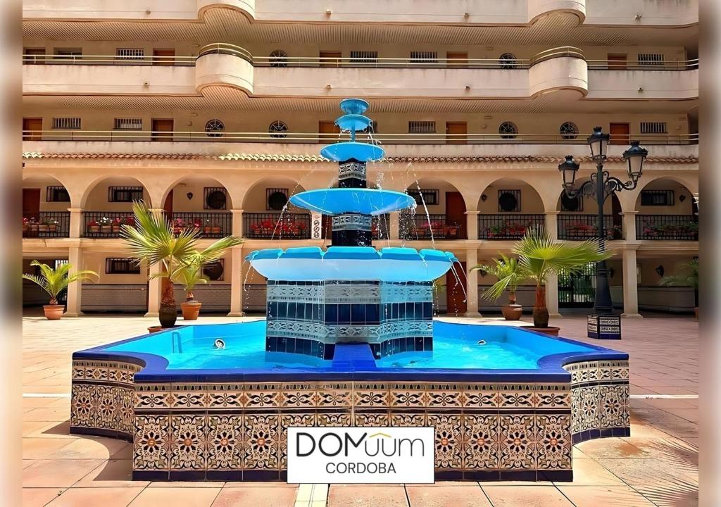 Bazén v ubytovaní DOMuum Holidays - CORDOBA Apartments alebo v jeho blízkosti