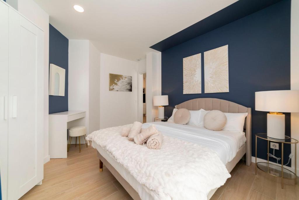 Aurora Stays by Charming - Parking gratis - Resim 16