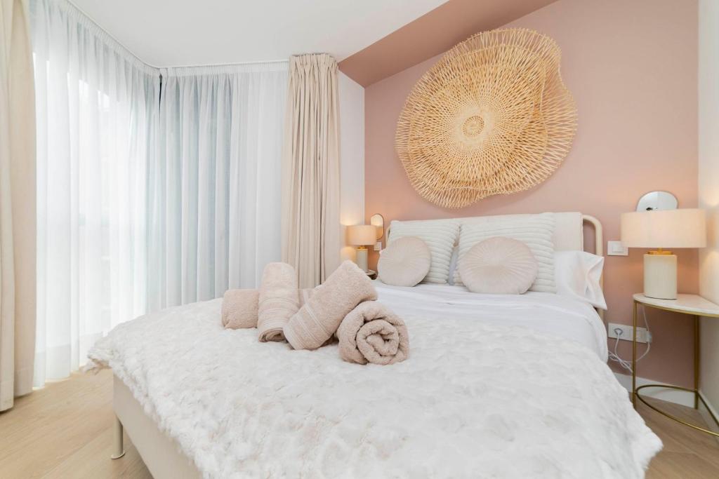 Aurora Stays by Charming - Parking gratis - Resim 2