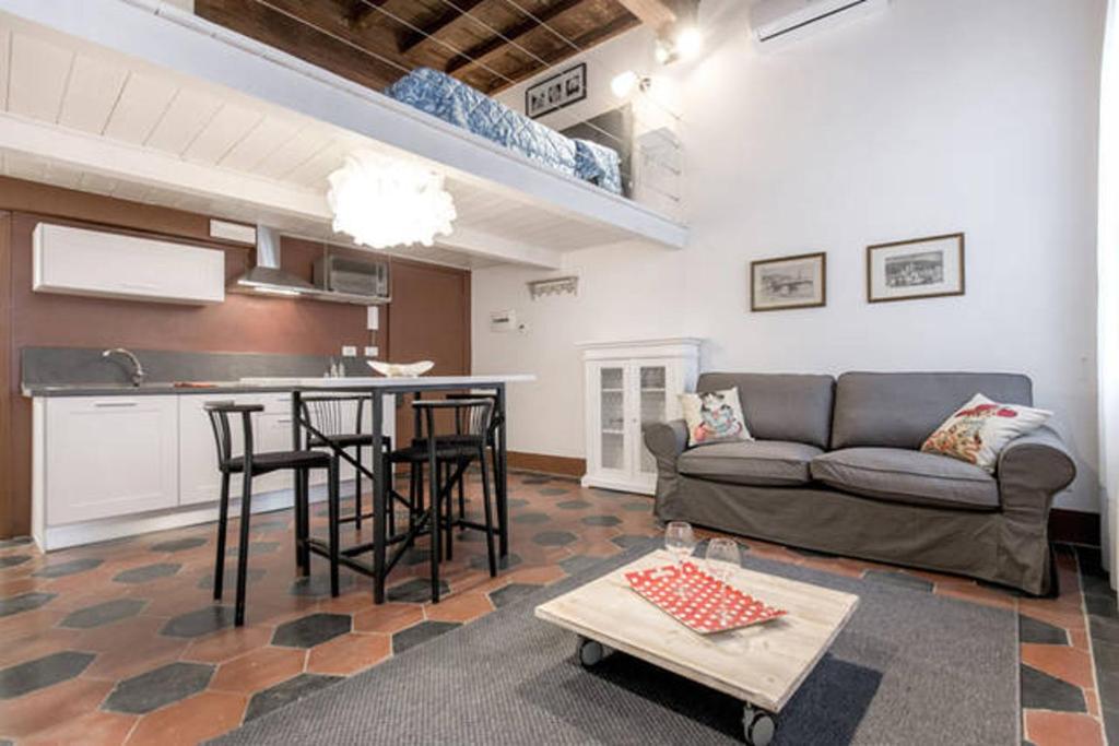 Kuchnia lub aneks kuchenny w obiekcie Roommo Studio San Gallo