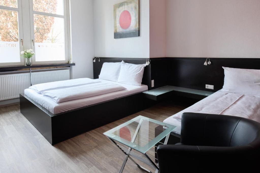 Hotel Villa-Bassermann, stilvoll, 2 Min zum Schloss, schnelles WLAN & Parkplatz - Classic Triple Room