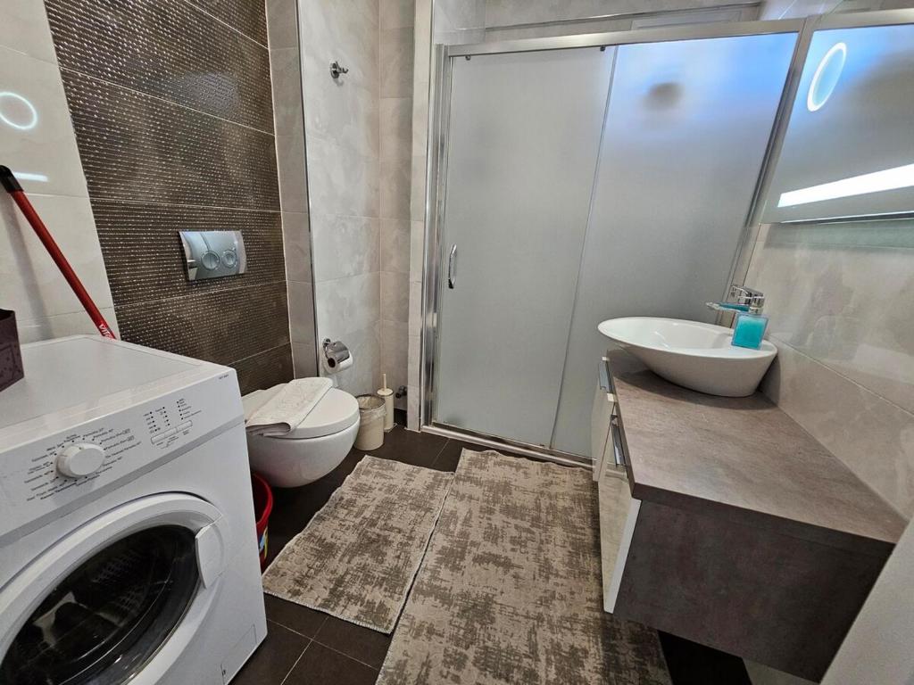 Koupelna v ubytování Deniz Manzaralı, Plaja 100 Metre, Luks Daire 4