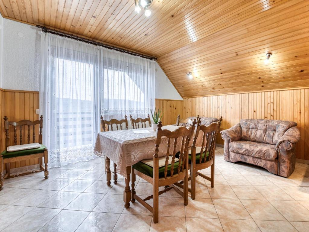 Posezení v ubytování Apartment Maklen-1 by Interhome