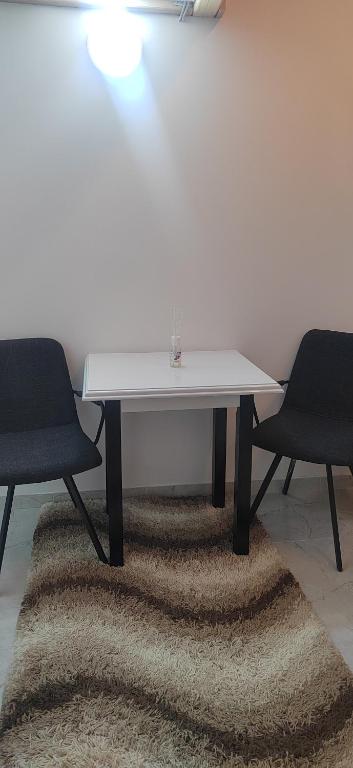 Istumisnurk majutusasutuses Apartmani Boki