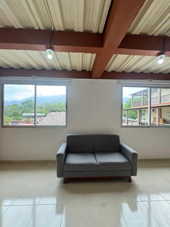 Posezení v ubytování KETHALYA TAYRONA Hostal