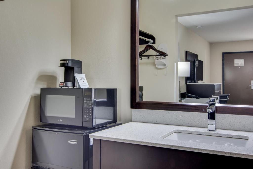 Quality Inn & Suites Athens University Area - 双人间 - 带两张双人床 - 楼上
