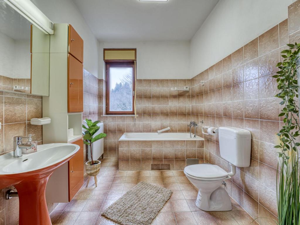 Koupelna v ubytování Apartment Maklen-2 by Interhome