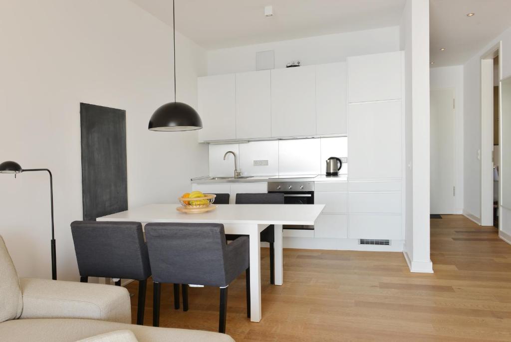 Kuchyň nebo kuchyňský kout v ubytování Penthouse Ostseeresidenz