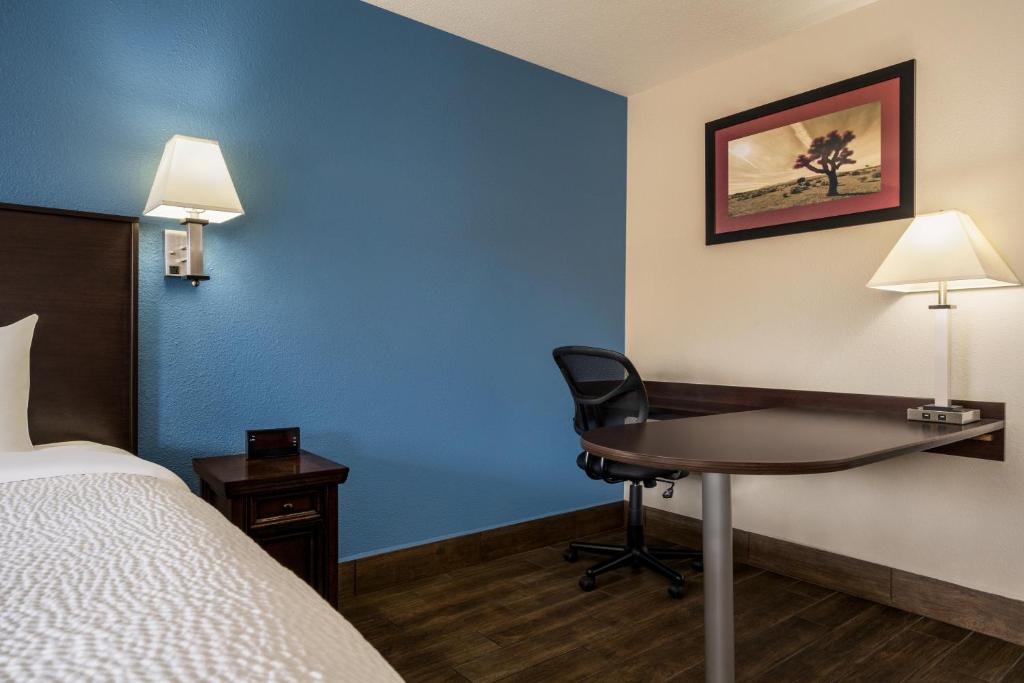 Baymont by Wyndham Kingman - Habitación Superior King Sin Humo