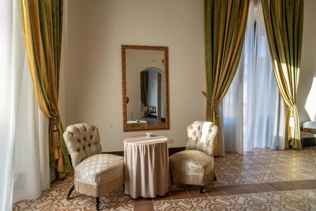 Palazzo Restifa - Chambre Double De Luxe Avec Vue Sur Château