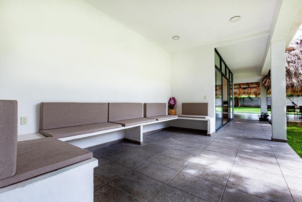 Χώρος καθιστικού στο Villa Tulipan las estacas morelos