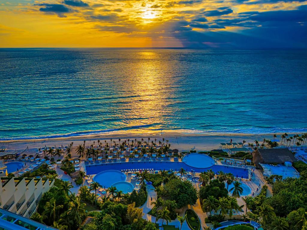 Live Aqua Cancun - Adults Only - All-Inclusive photo