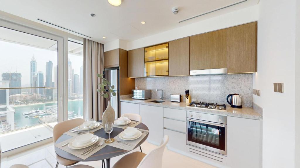 فضای داخلی Grand Bleu - Luxurious One Bedroom with Sea View در دبی - تصویر ۳